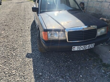 Mercedes 190