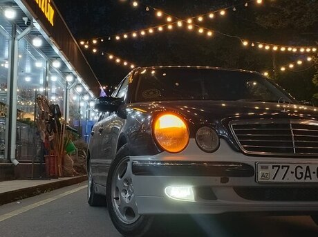 Mercedes E 220
