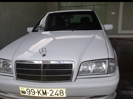 Mercedes C 180