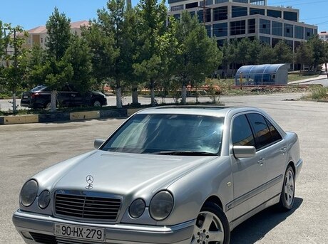 Mercedes E 230