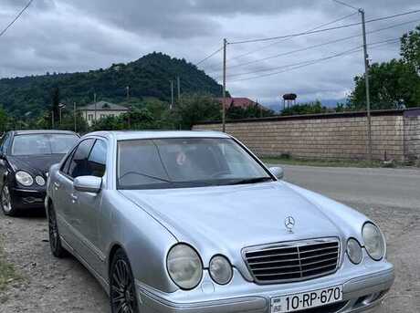 Mercedes E 270