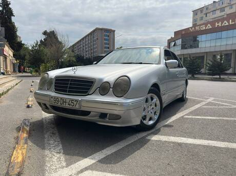 Mercedes E 220