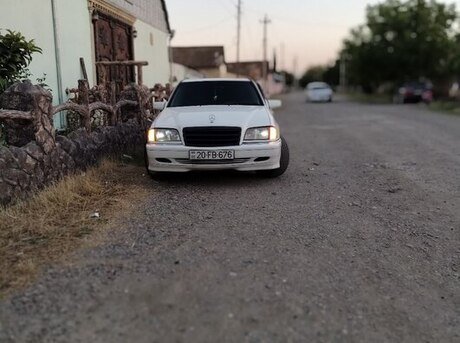 Mercedes C 230