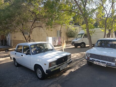 LADA (VAZ) 2107
