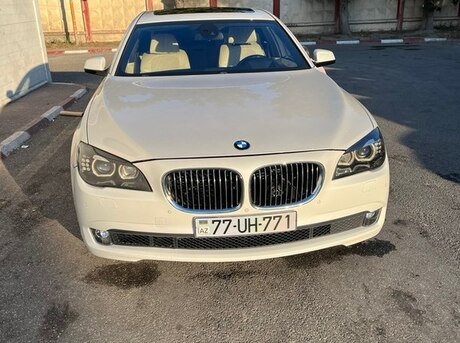 BMW 750