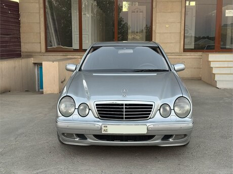 Mercedes E 220