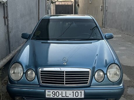 Mercedes E 200