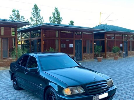 Mercedes C 180