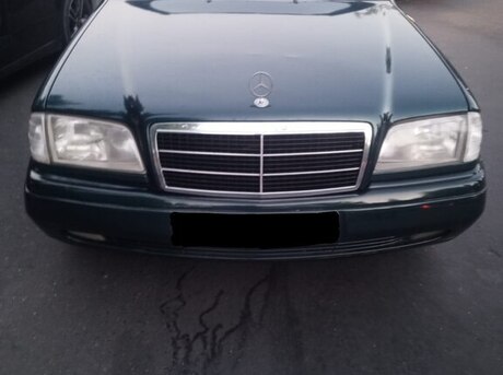 Mercedes C 180