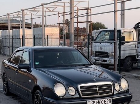 Mercedes E 230