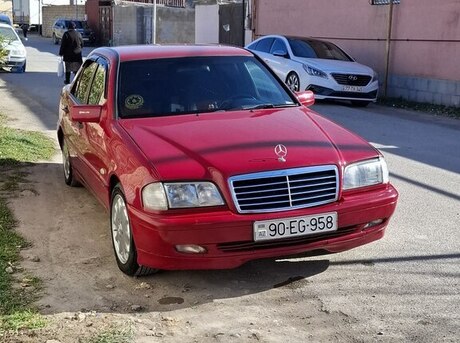 Mercedes C 200