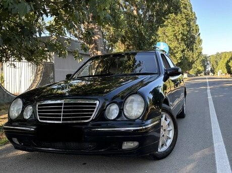 Mercedes E 220