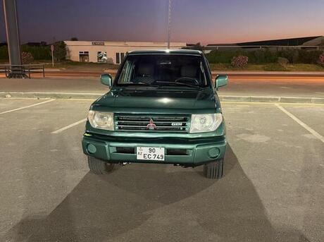 Mitsubishi Pajero io