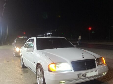 Mercedes C 180