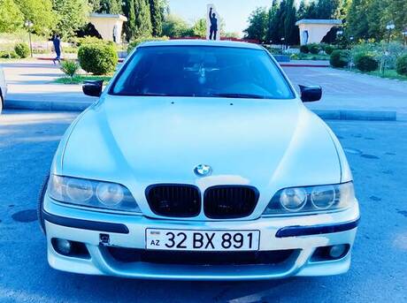BMW 523