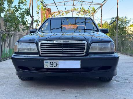 Mercedes C 180