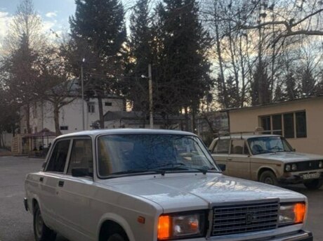 LADA (VAZ) 2107