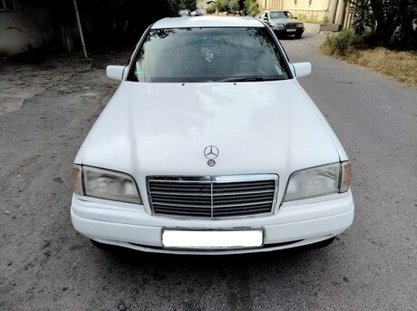 Mercedes C 180