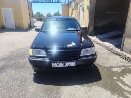 Mercedes C 200