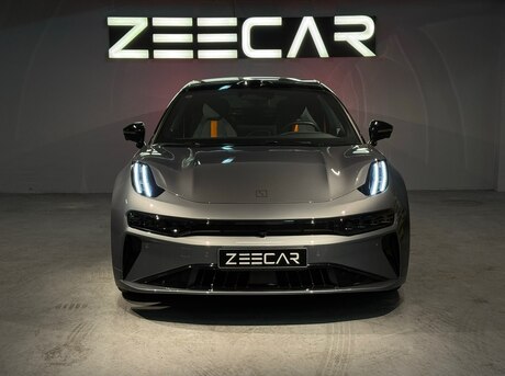 ZEEKR 001