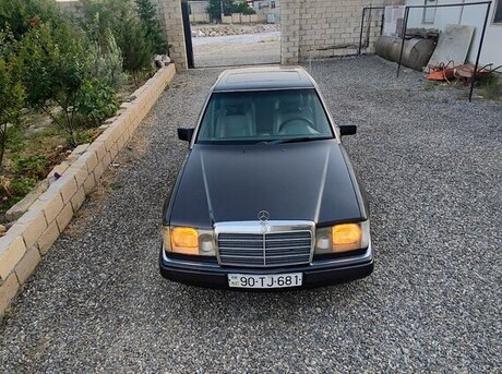 Mercedes 200 E