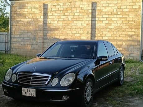 Mercedes E 240