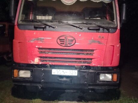 FAW J6P dumper 8x4