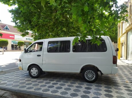 Kia Pregio