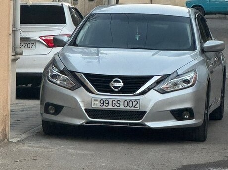 Nissan Altima