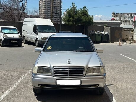 Mercedes C 180