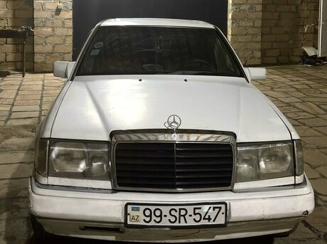 Mercedes E 200