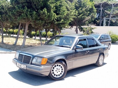 Mercedes E 200