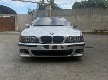 BMW 523