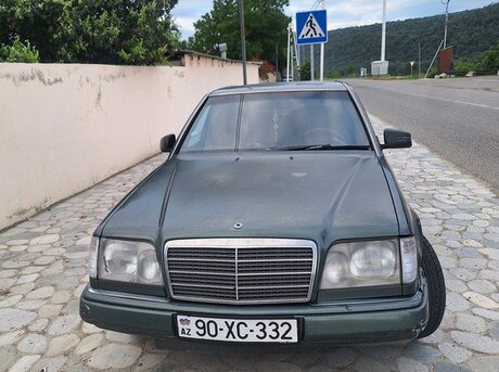 Mercedes 200 E
