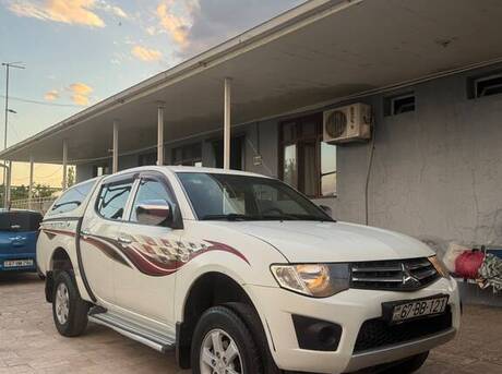Mitsubishi L200