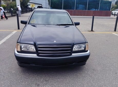 Mercedes C 180