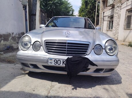 Mercedes E 320