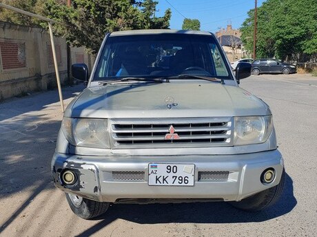 Mitsubishi Pajero io