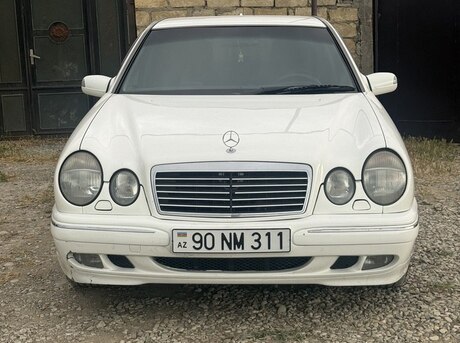 Mercedes E 240