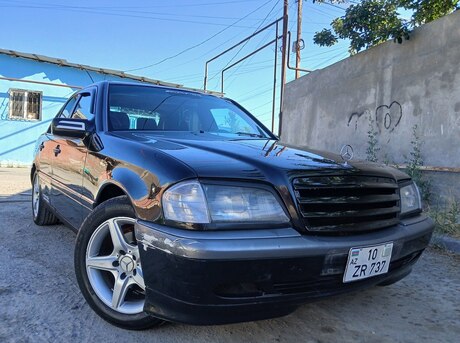 Mercedes C 200