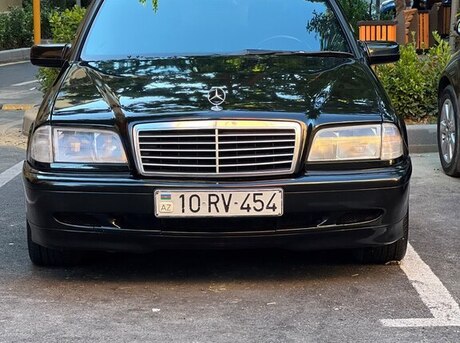 Mercedes C 200