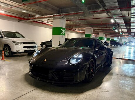 Porsche 911 Carrera GTS