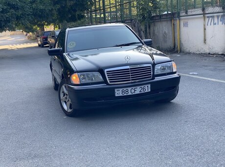 Mercedes C 240