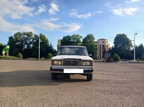 LADA (VAZ) 2107
