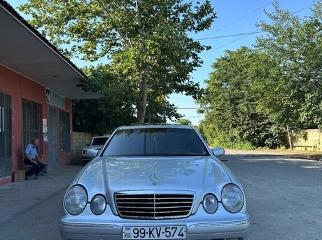 Mercedes E 240