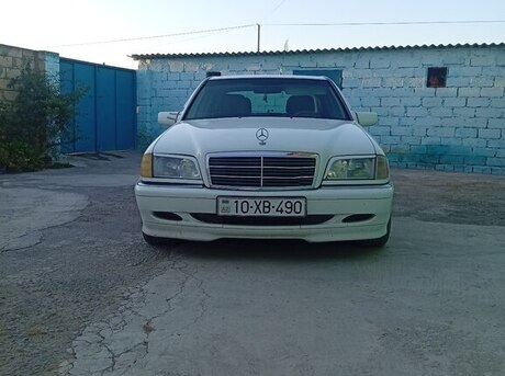 Mercedes C 230