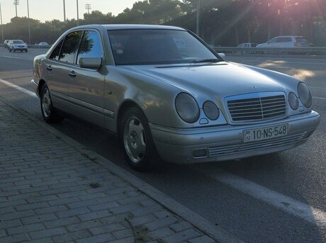 Mercedes E 300