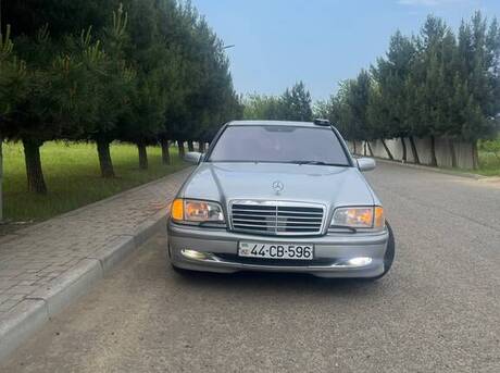 Mercedes C 180