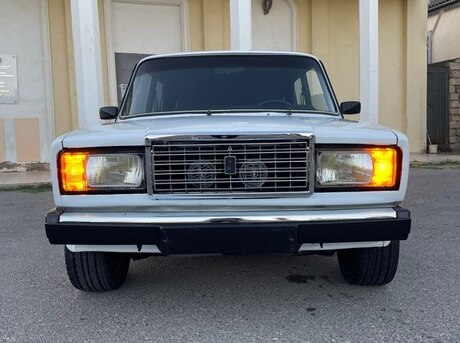 LADA (VAZ) 2107