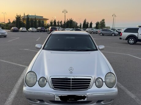 Mercedes E 200